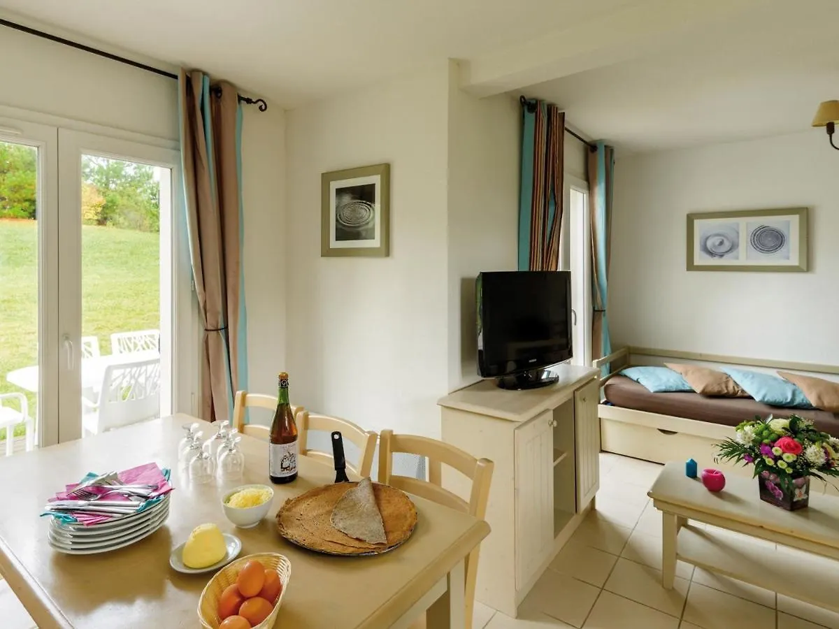 Cozy Holiday Home Near The Bay Of Douarnenez Crozon