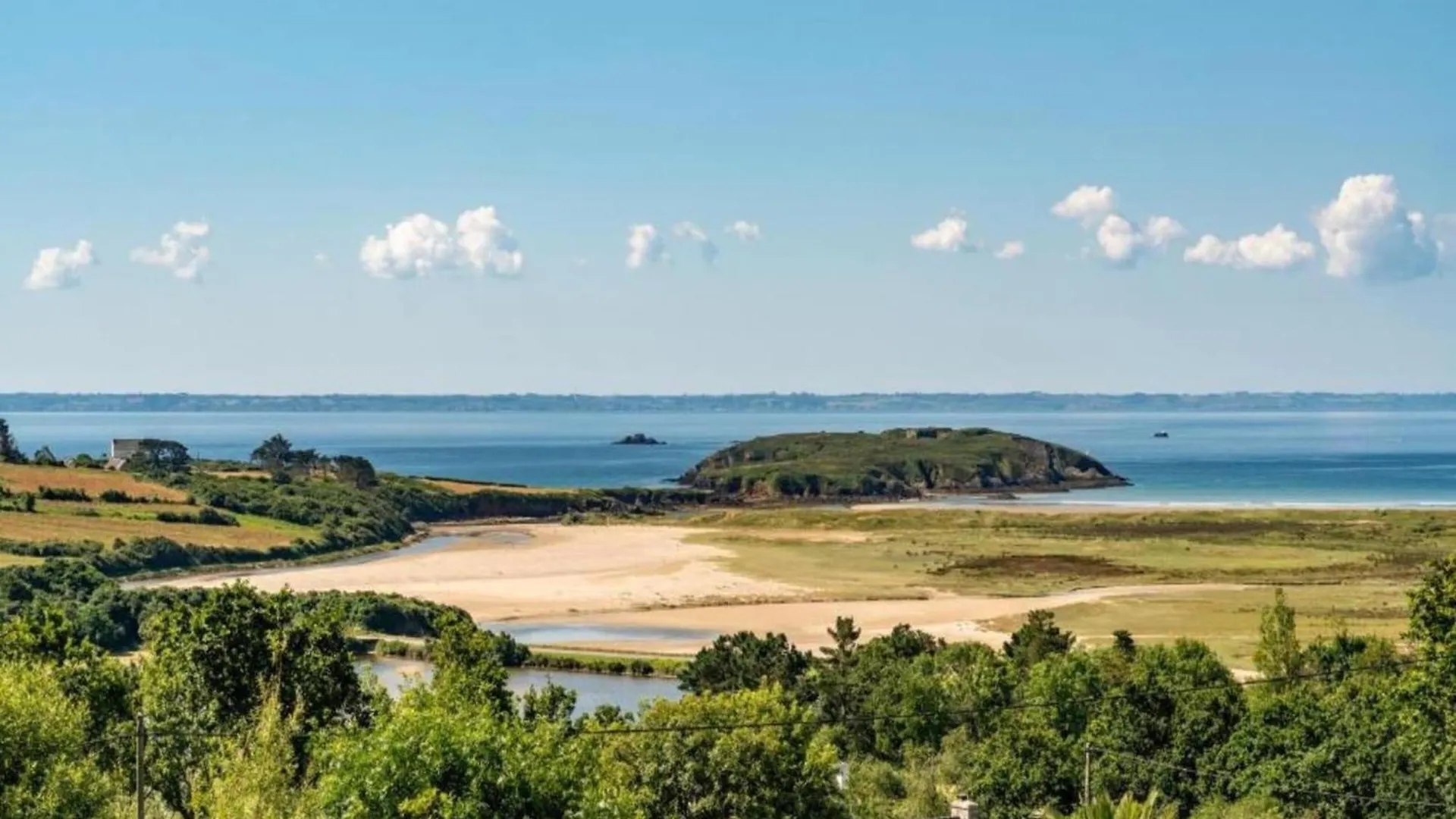 Cozy Holiday Home Near The Bay Of Douarnenez Crozon